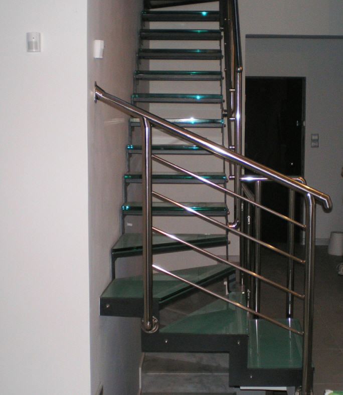 Σκάλα inox  γυάλινη