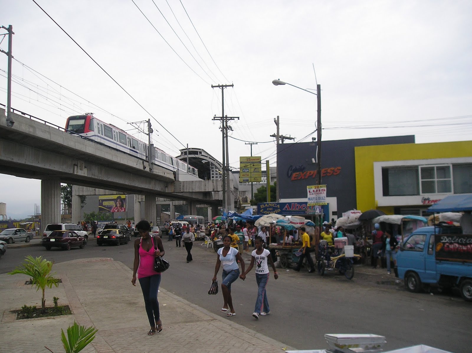 METRO DE SANTO DOMINGO CON 18 MESES EN SERVICIO, AUN LA OBRA HUELE A NUEVO. VILLA MELLA NEWS