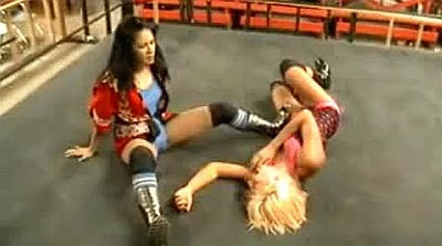 And Su Yung wrestling Amy Love