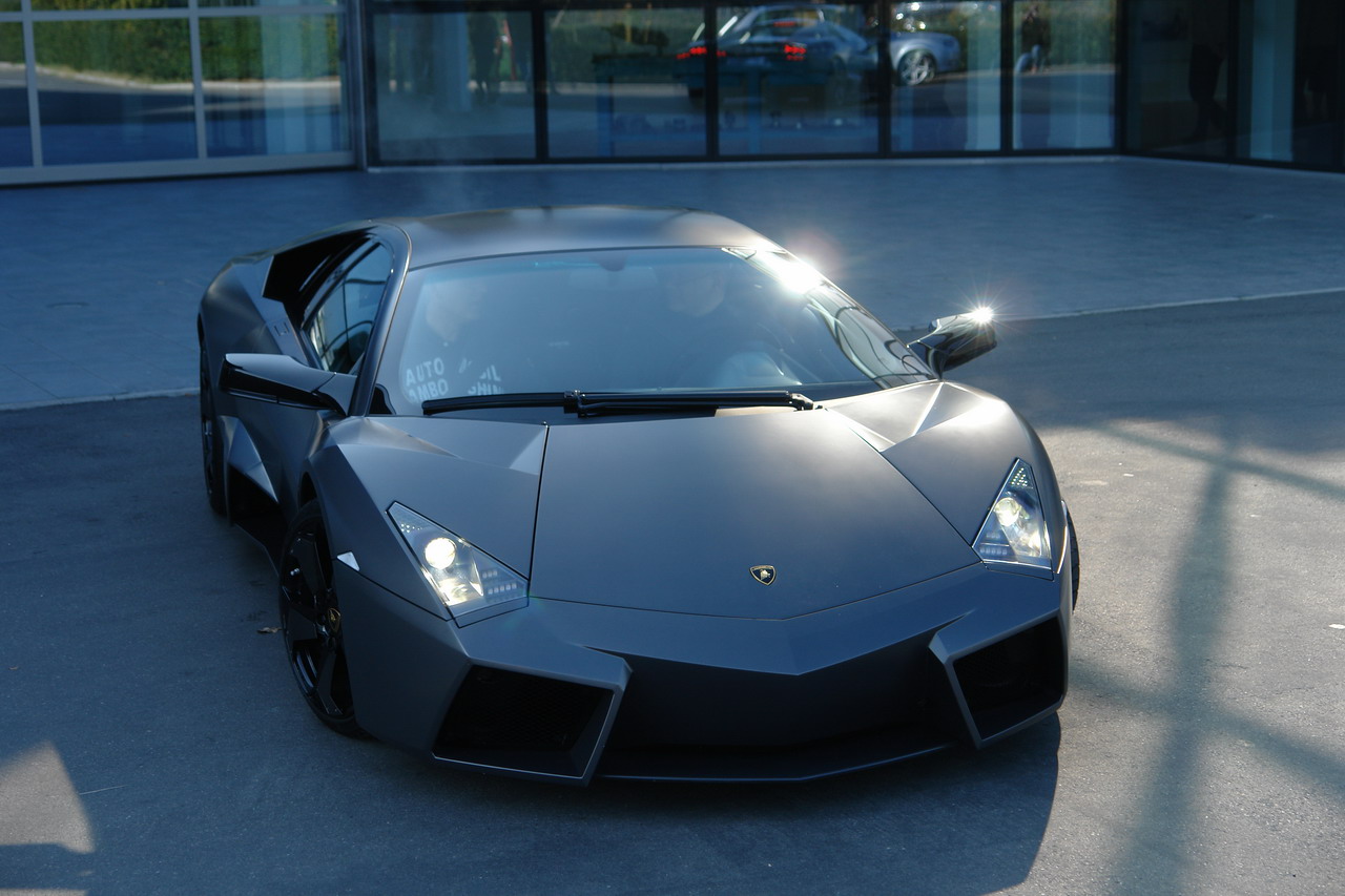 http://1.bp.blogspot.com/_2IU2Nt4rD1k/S9Wa3IClUvI/AAAAAAAABgs/RlVnEjIPIVA/s1600/lamborghini%2Breventon%2B2.jpg