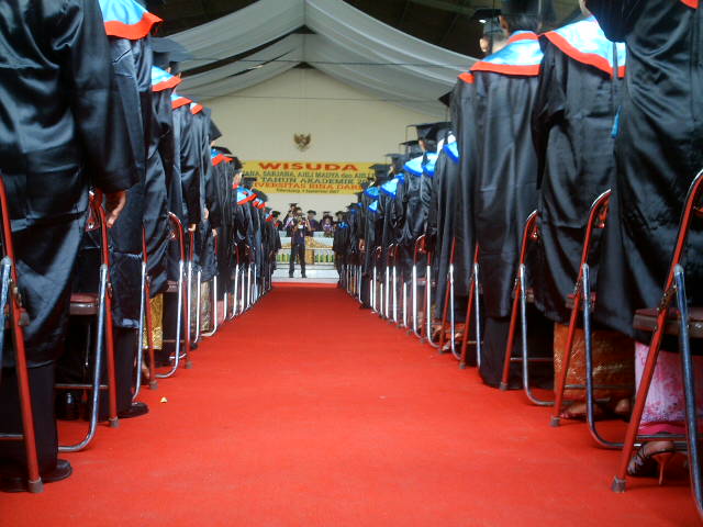 [wisuda+(2).JPG]