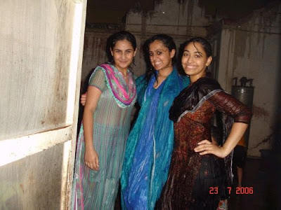 Three Desi Girls are Smiling after Bathing Showing Her White Bra