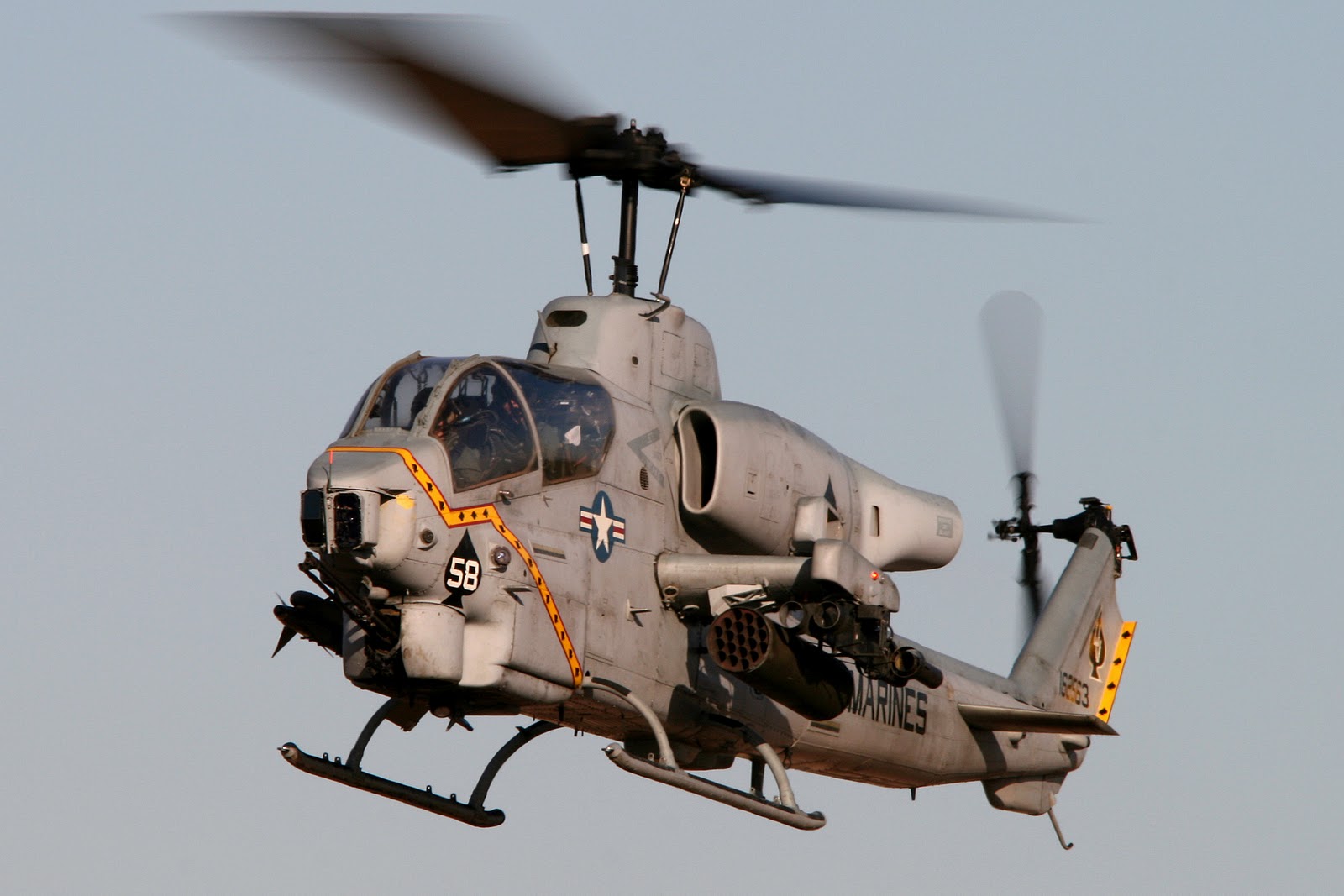 Bell ah 1 cobra. Вертолет Bell Ah-1 Cobra. Вертолет Ah-1w "супер Кобра". Вертолет Ah-1g Хью Кобра.