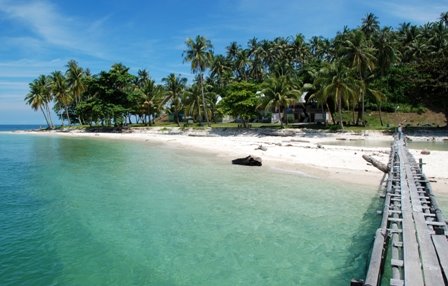 [zzzPantai+pulau+randayan.jpg]