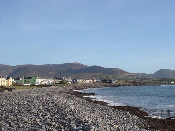 Waterville, laanscht des Plage geet eng wonnerbar Promenade, herrlech owes wann d'Sonn ennergeet