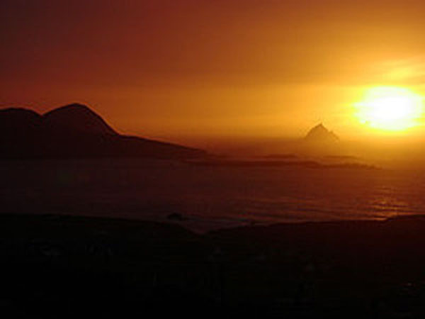 Een wonnerbaren Sonnenennergang bei den Skellig Rocks