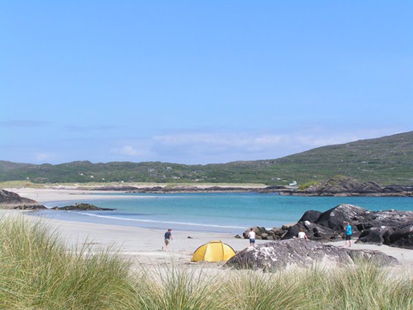 Plagen vum Sud-West Kerry gehe'eren zu den scheinsten op der Welt, hei Caherdaniel