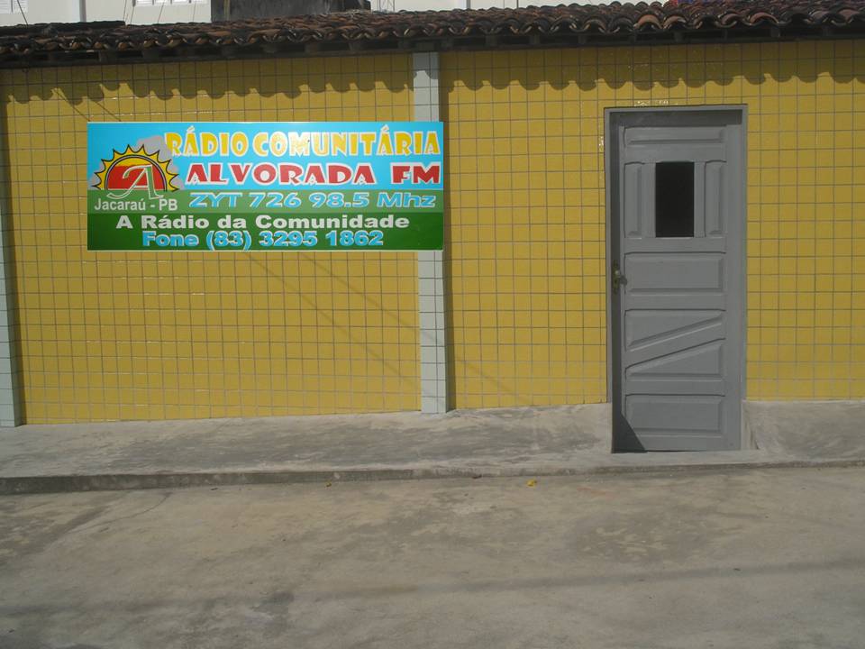 [faxada+radio.jpg]
