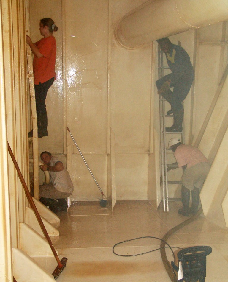 [Cleaning+Water+Tanks.jpg]