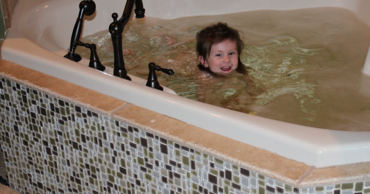 Mojoy Swimming In The Bathtub