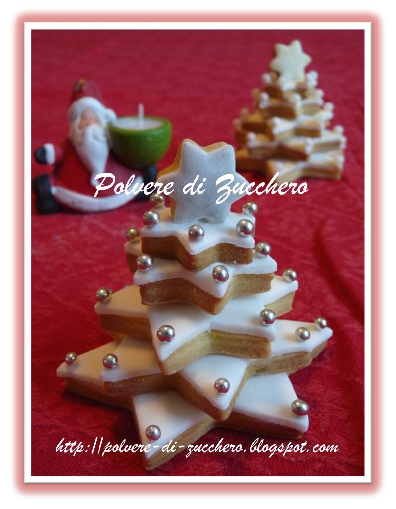 Segnaposto Natalizi Con Pasta Di Zucchero.Albero Di Natale In Pasta Frolla Un Dolce Regalo Un Simpatico Segnaposto Polvere Di Zucchero Cake Design E Sugar Art Corsi Decorazione Torte Cupcakes E Fiori Shop On Line