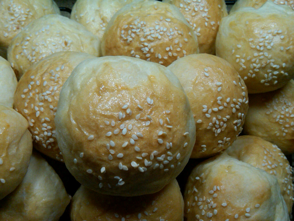 Ross Sveback ElevatingTheEveryday Hamburger & Hotdog Buns from Scratch