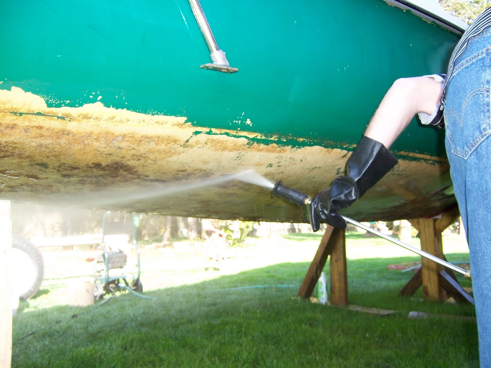 Project Sailboat 1973 MacGregor Venture 21 and Walker Bay 8 Fiberglass Sanding and Priming