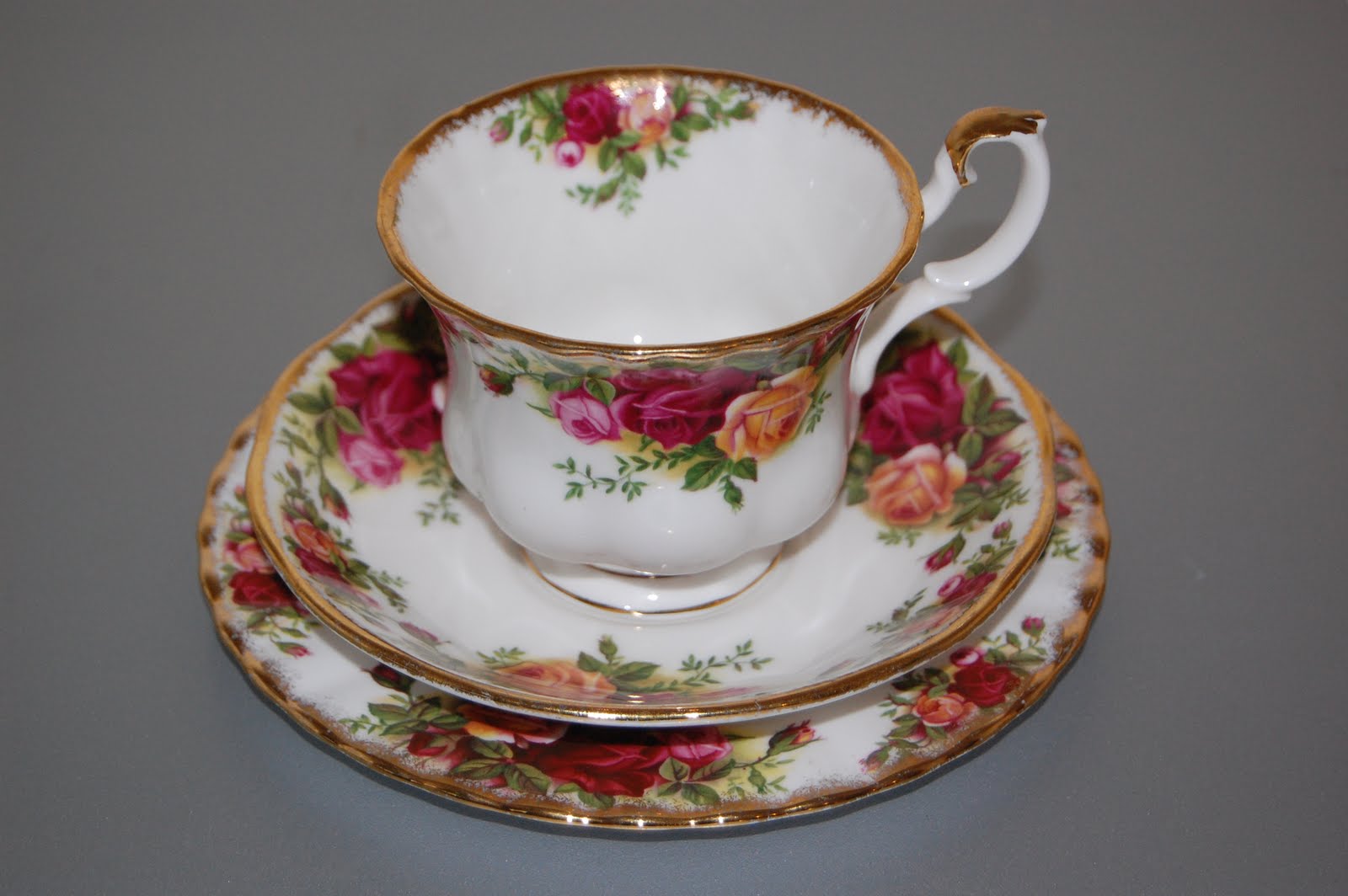 BarangUK Royal Albert Old Country Roses Tea Set (Posting 2) SOLD