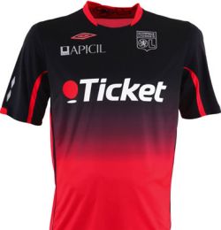 [lyon-09-10-away-umbro-kit.jpg]