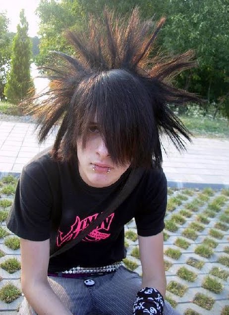 emo%3Dscene-boy.jpg