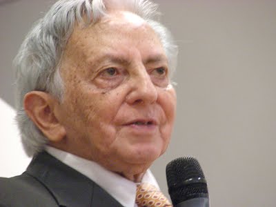 [rolando-toro-mikro.JPG]