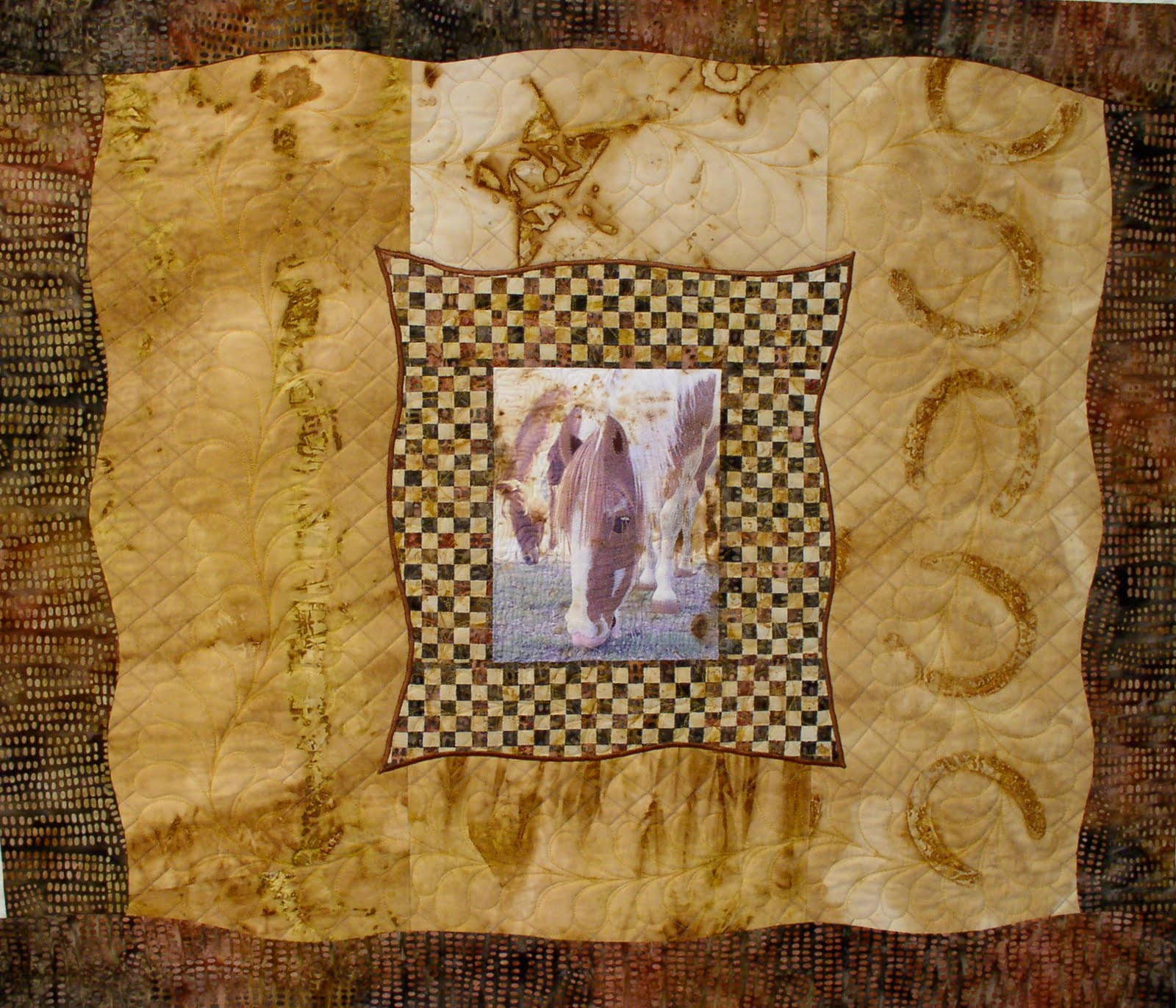 [Cow+Pony+Rust+Quilt+Wavy+Border+Basted.jpg]
