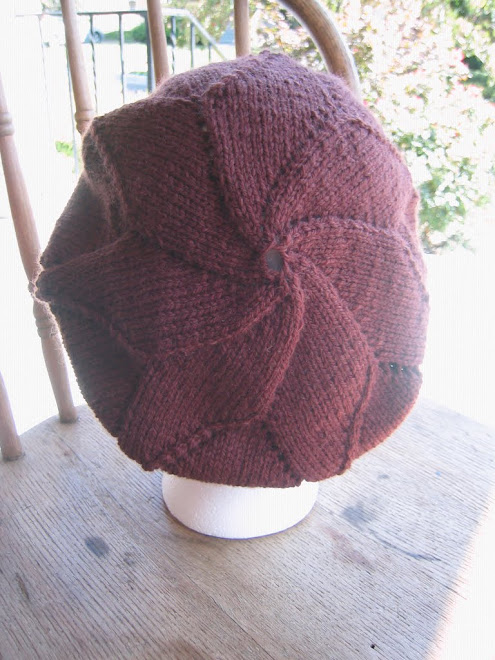 European Star Flower Slouchy Beret Wool