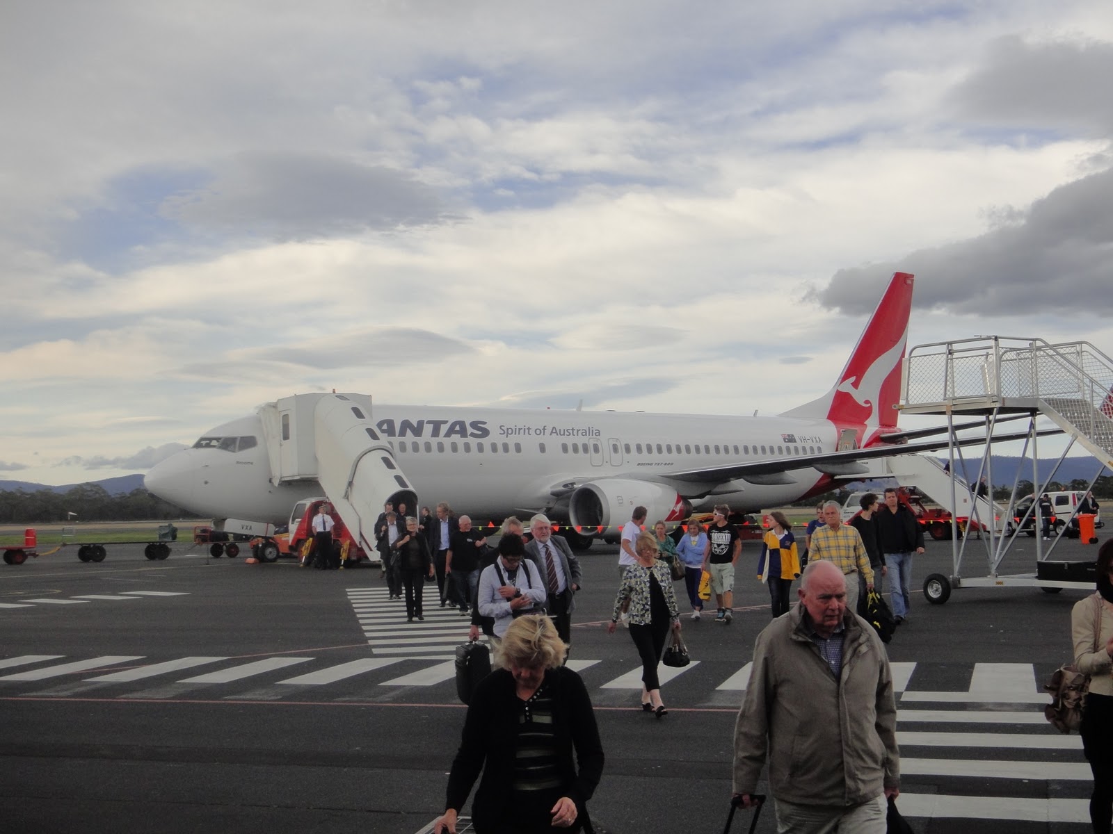 Qantas Domestic Business Class B737800 Sydney to Hobart