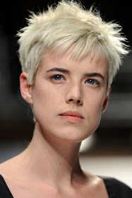 Agness Deyn Short Blonde Hairstyles