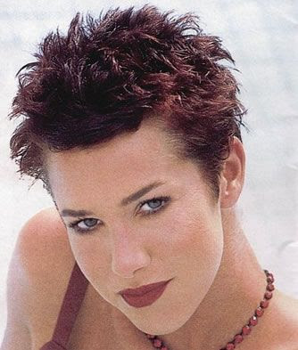 New cool short hairstyles haircuts for winter 2009 2010 - Sarah Harding 