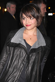 Women short bob hairstyle for winter