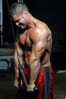 world bodybuilders pictures: handsome bodybuilder chuck bono in gym