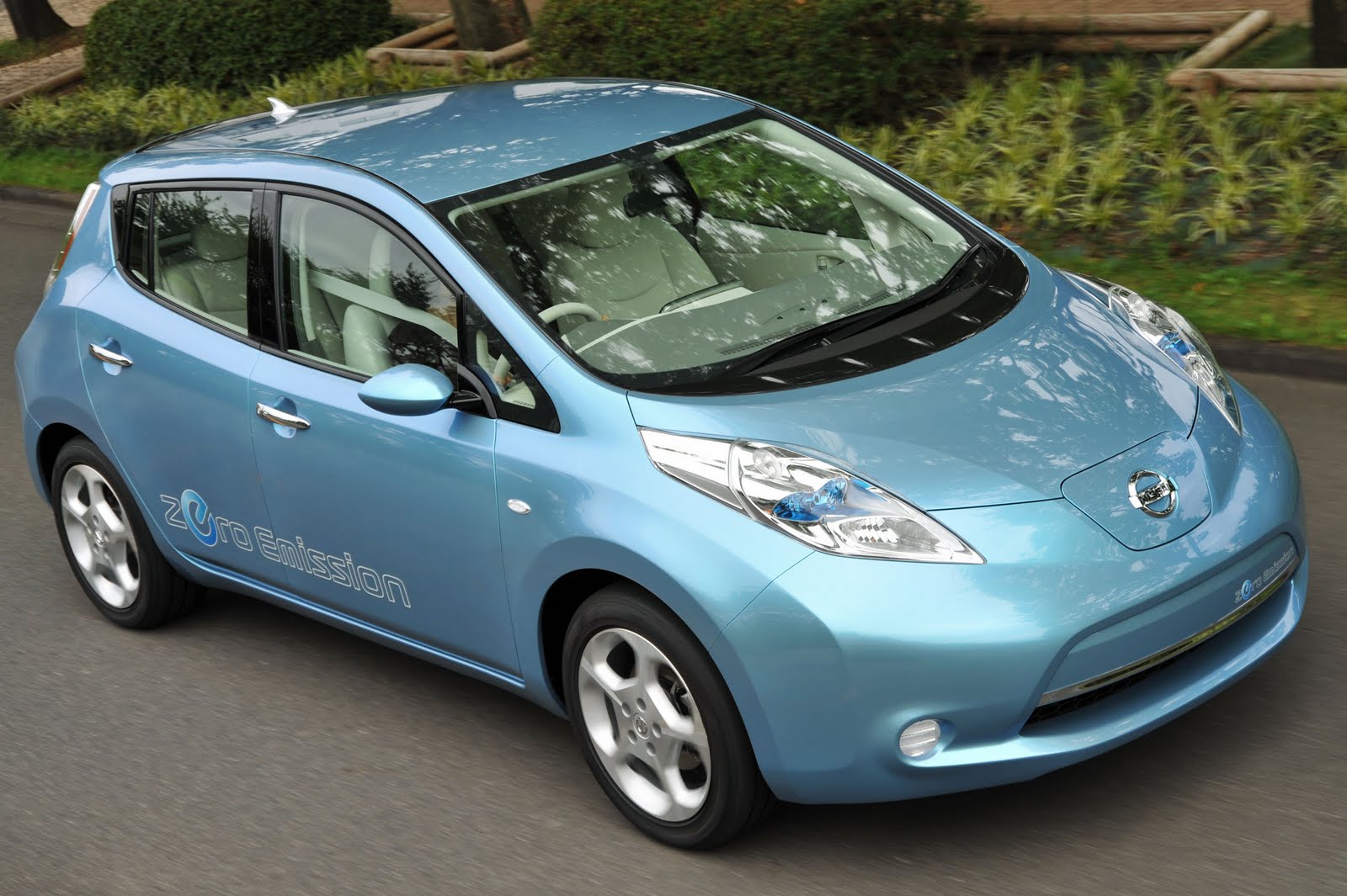 migliore-auto-nissan-leaf-orders-begin-april-20-price-25-280-with