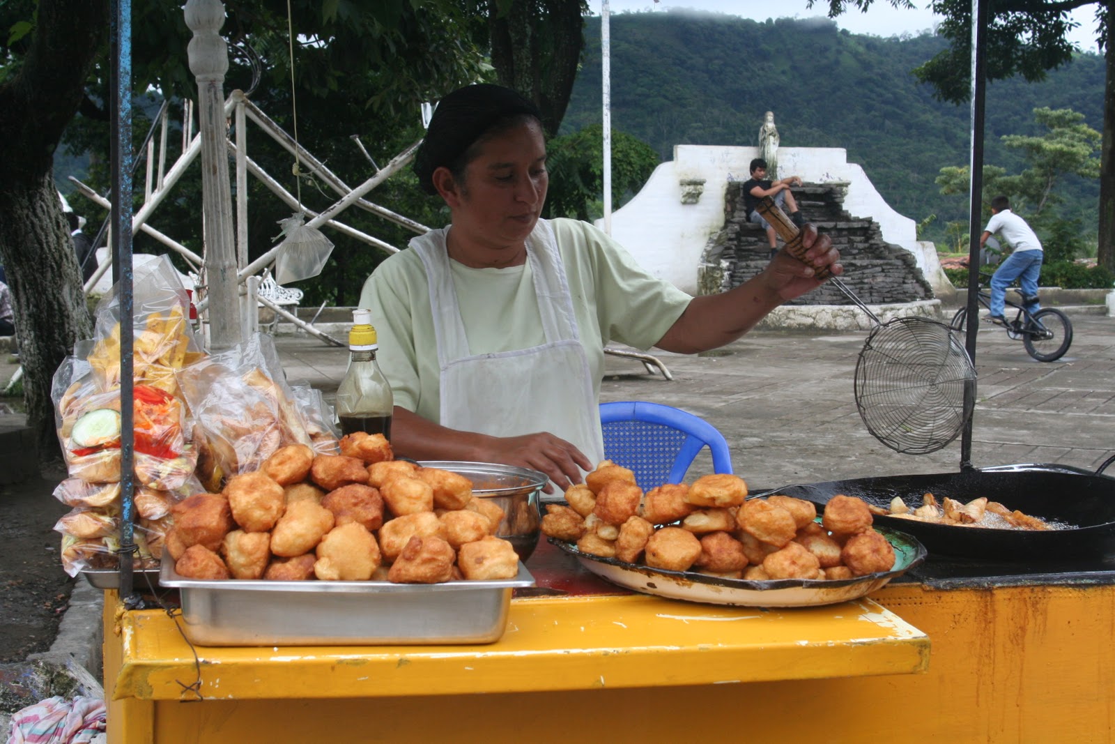 El Roble Tours and Shuttles of El Salvador San Salvador and Surrounds