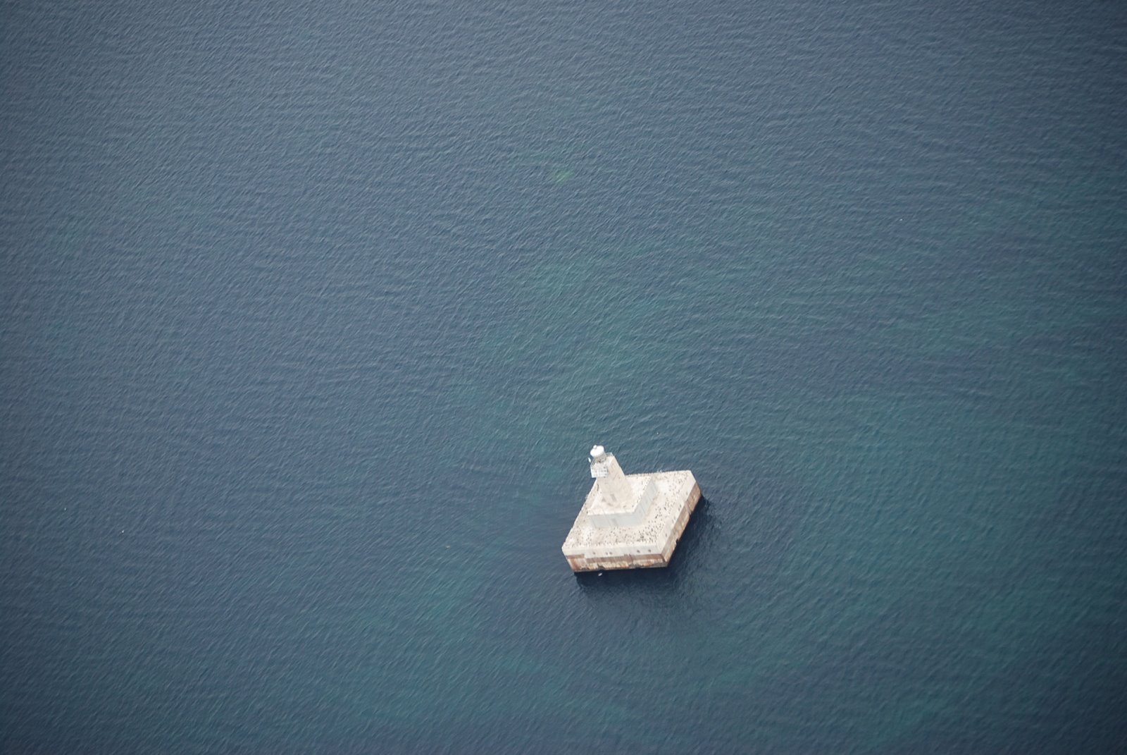 [Copy+of+Lansing+Shoal+Light+10.5.08.JPG]