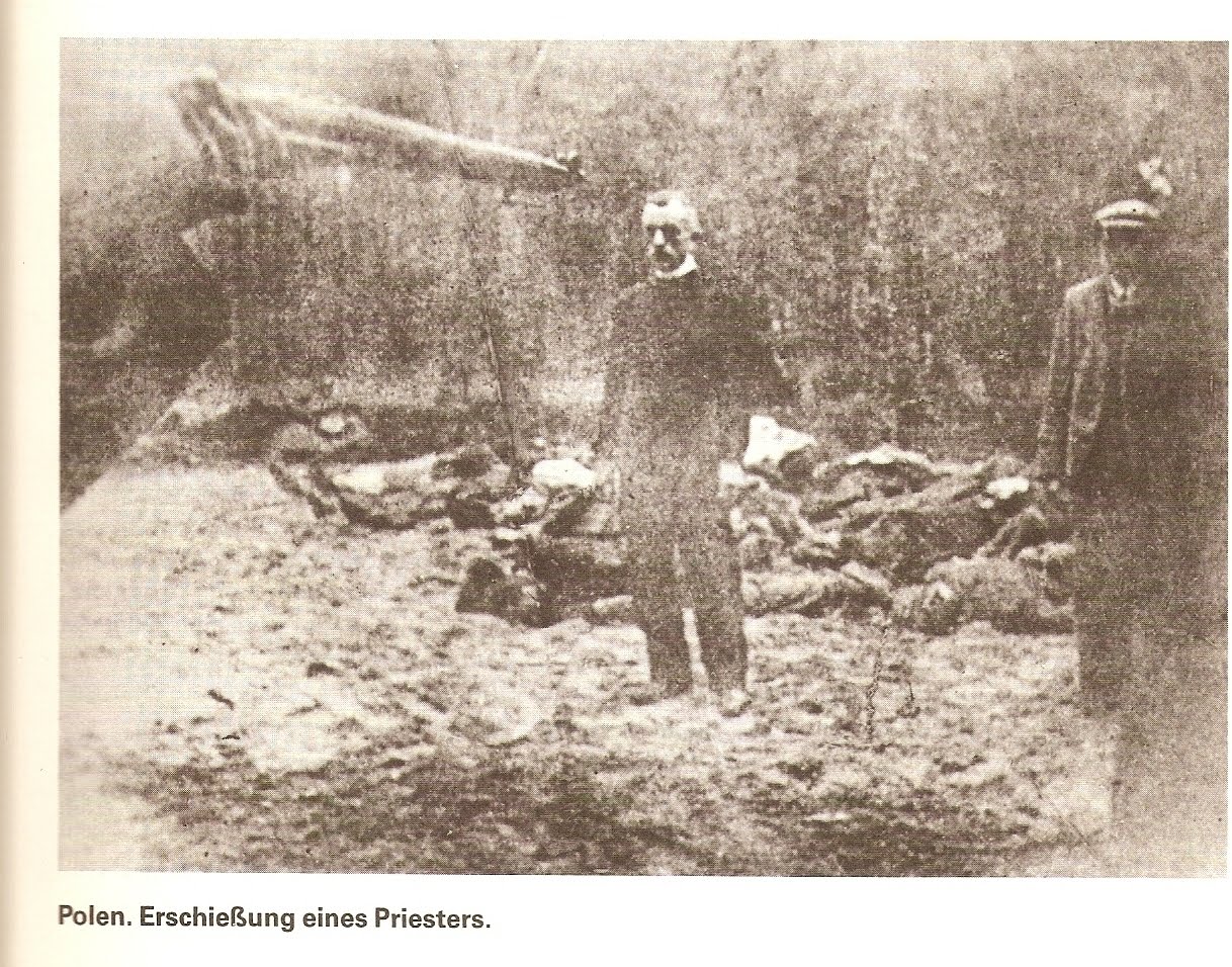 [Polen+Erschiessung+eines+Priesters.JPG]
