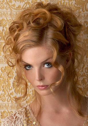 Celebrity hairstyles; AnnaLynne McCord's hairstyle for curly hair!