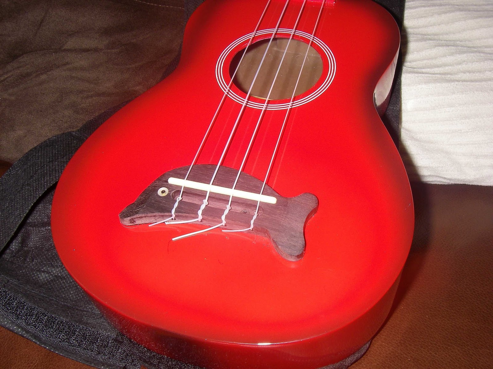 The Red Special arrives Makala Dolphin ukulele review