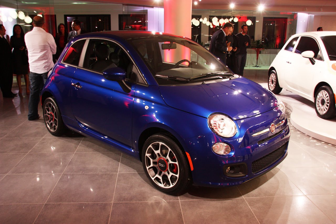 Looks Like a Car: 2011 Fiat 500 1.4i 16v MultiAir Los Angeles 2010