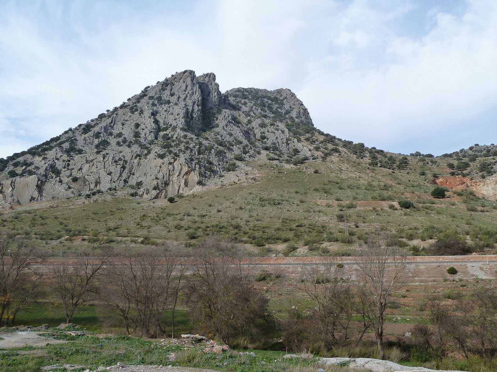 Prejubilado a la marcheta: Peña de los Enamorados (878 m), Antequera