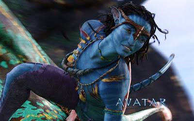female_character_in_avatar-wide