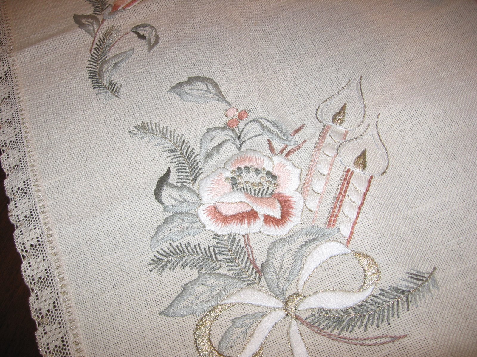 [Christmaspast2008+002.jpg]