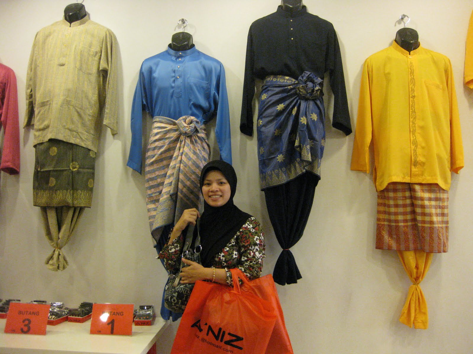 FoR My LoVe LiFe..... JuAlan BaJu MeLaYu MuraH GiLeR....