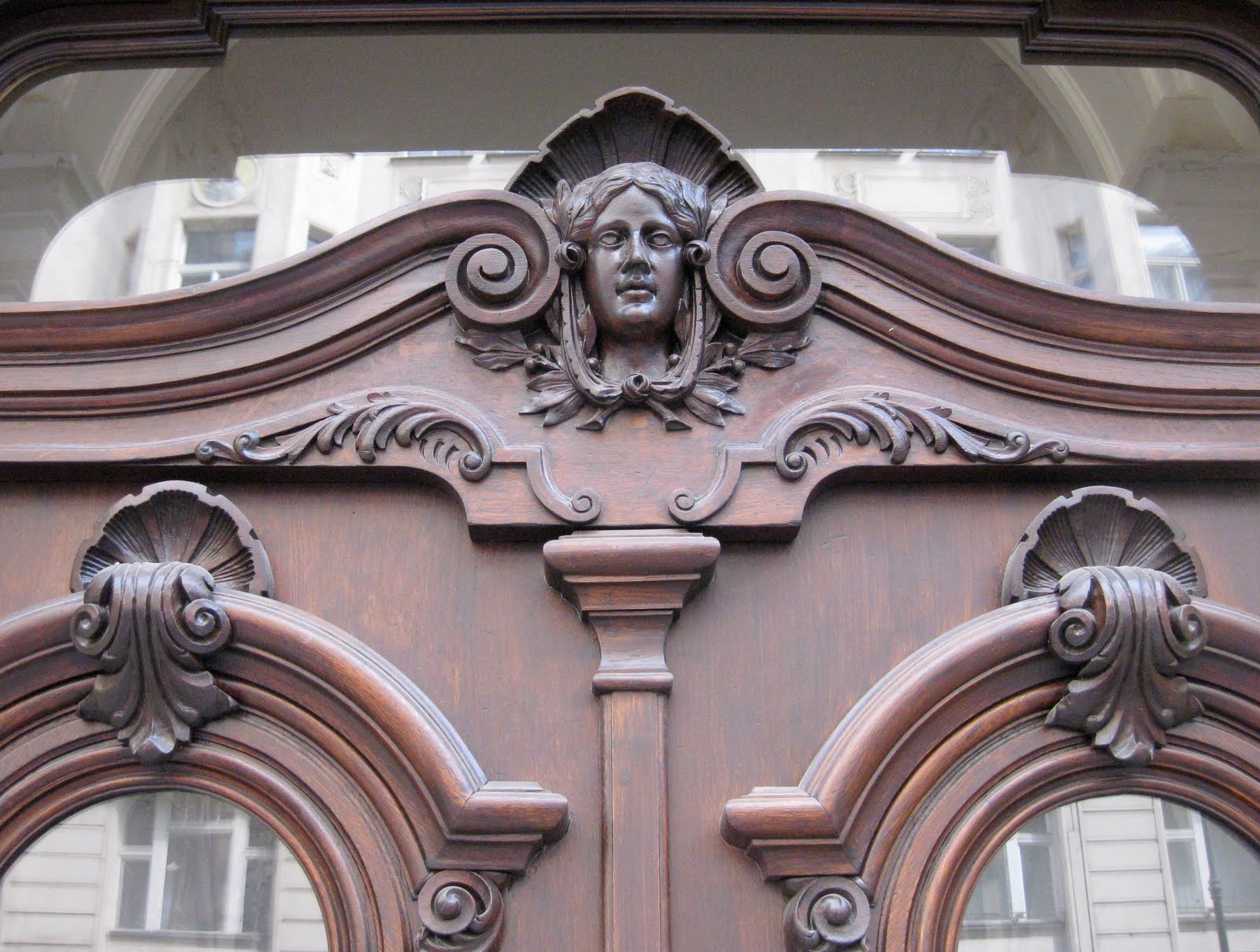 The Door Hunter: April 2010