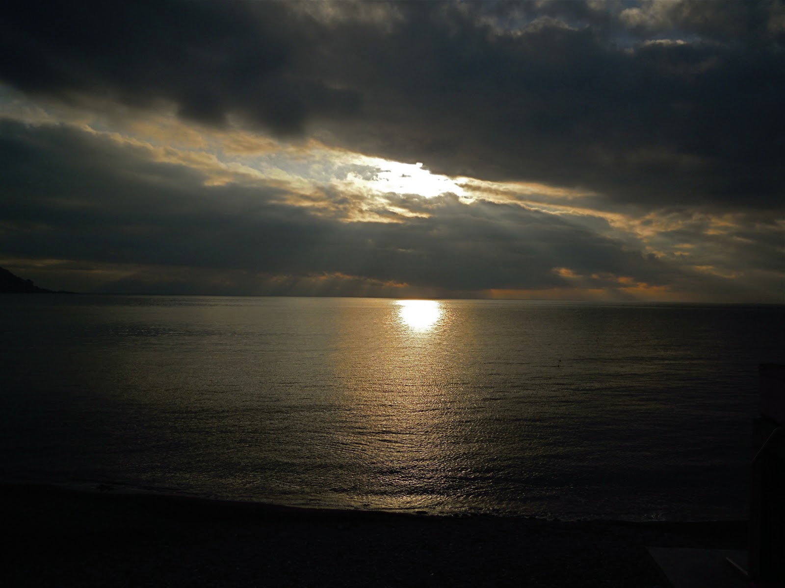 Il Buio è Più Veloce Della Luce