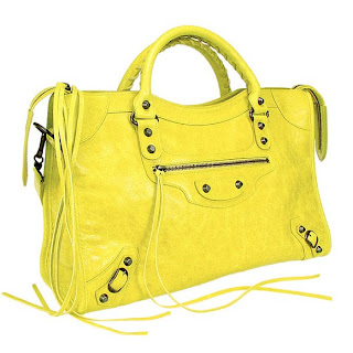 Bag It Like Stars Top 10 Classic Handbags For Las Inheriting Spain Mixes France Blood The Balenciaga City Motorcycle Bag Was Born In 2001 And Hooks Many Celebrities Made Of Goat S Leather Levelled Studs