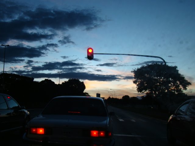 "CARAVAGGIO À FRANCESA E OUTRAS FANTASIAS": BRASÍLIA CREPÚSCULO II