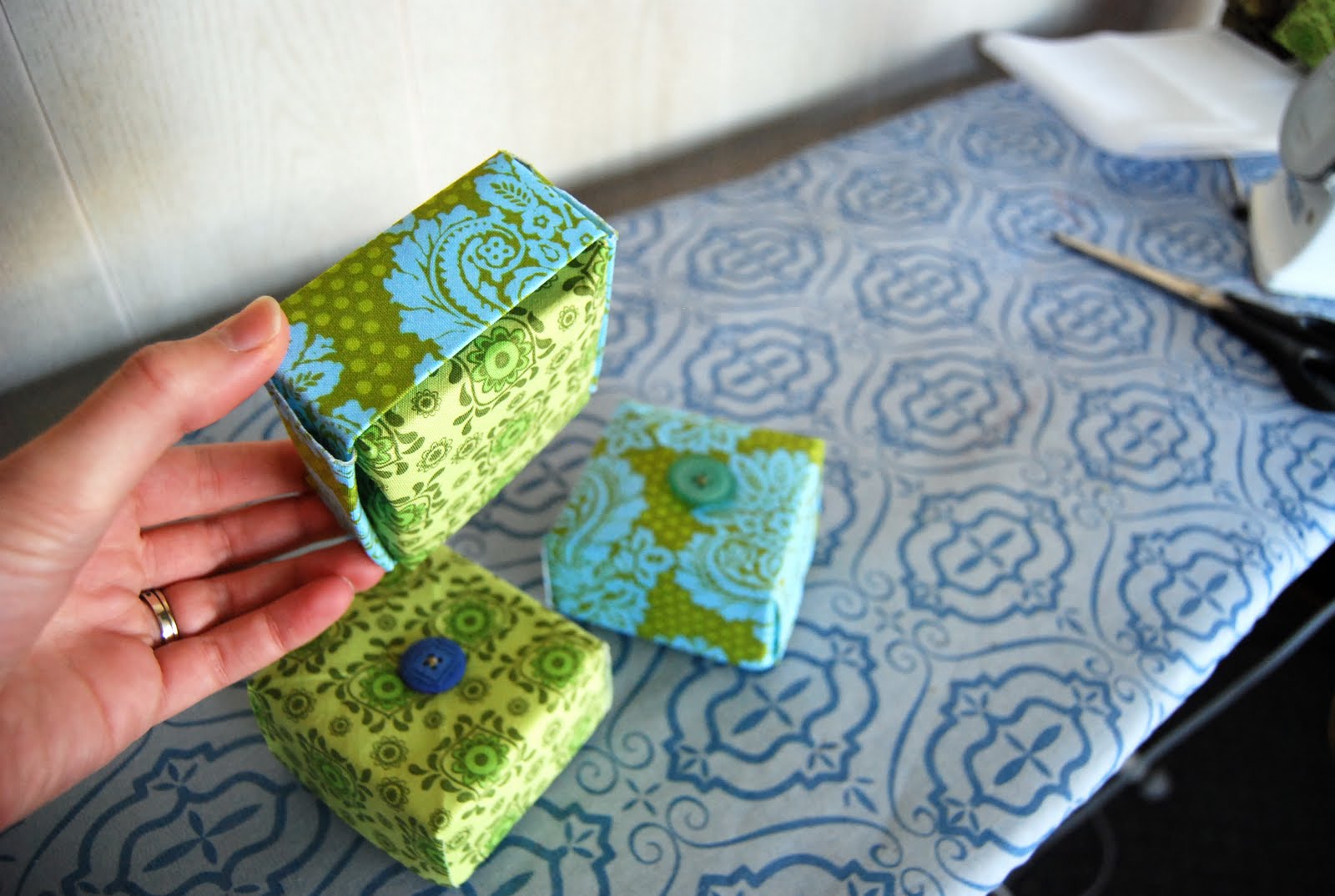 liza jane sews Fabric Origami Box Tutorial