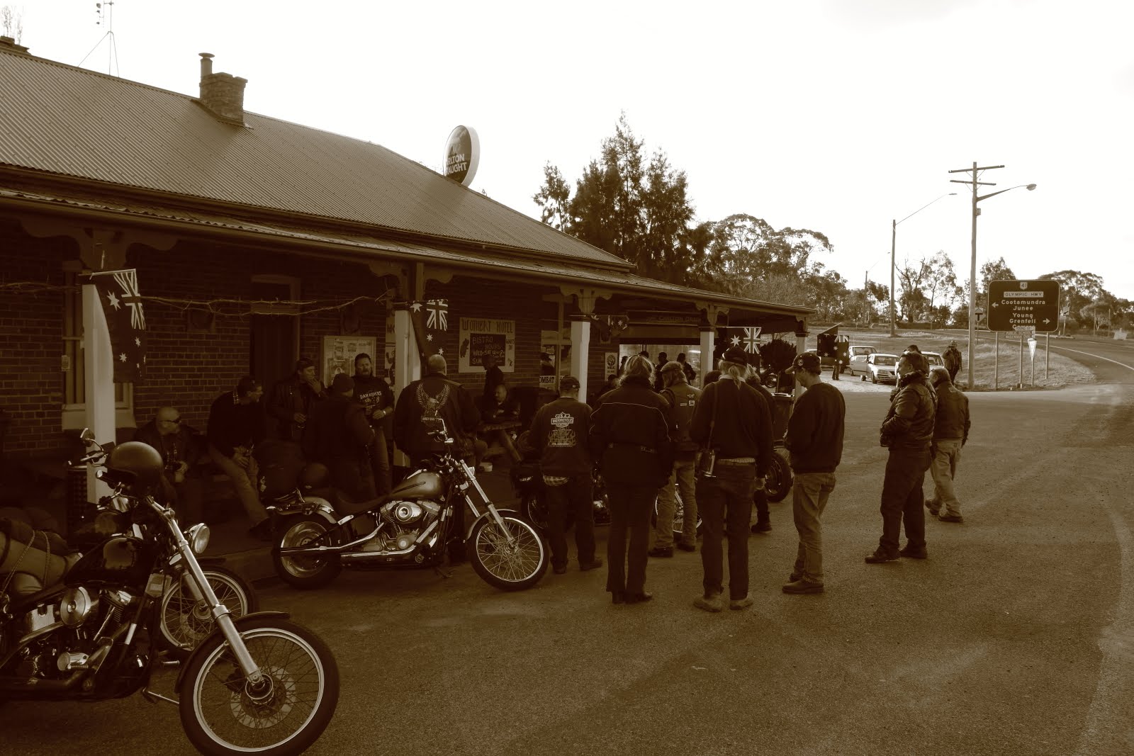 Dam Riders: Wombat Hotel - BIKERS AUSTRALIA Wombat Rally - September 2010