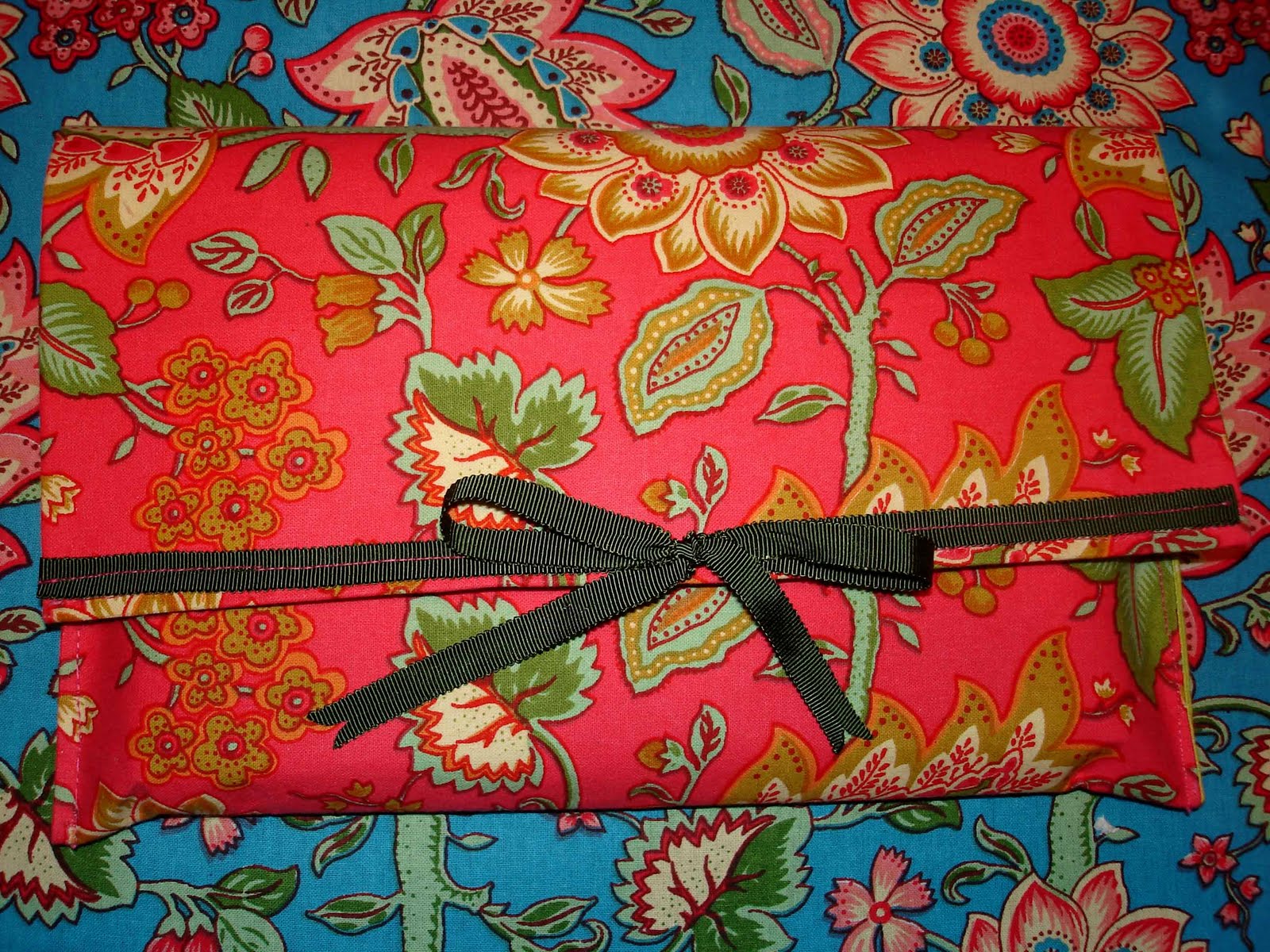 [bolsa+livro+fechada.jpg]