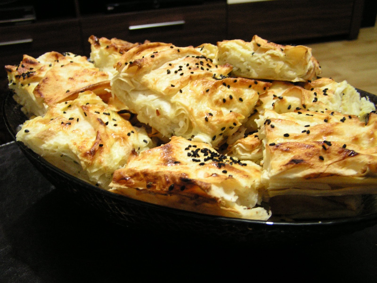 NİLOŞ PASTA Peynirli Tepsi Böreği