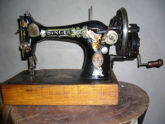 maquina de costura Singer antiga