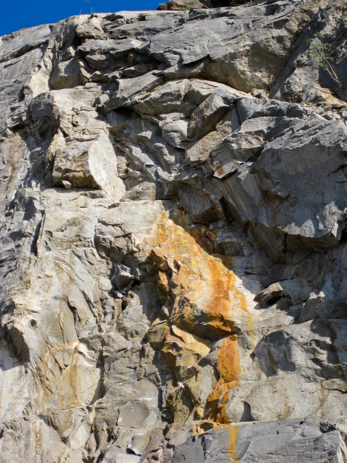 Legal Addictions LA ROCKS ? Riverside Quarry