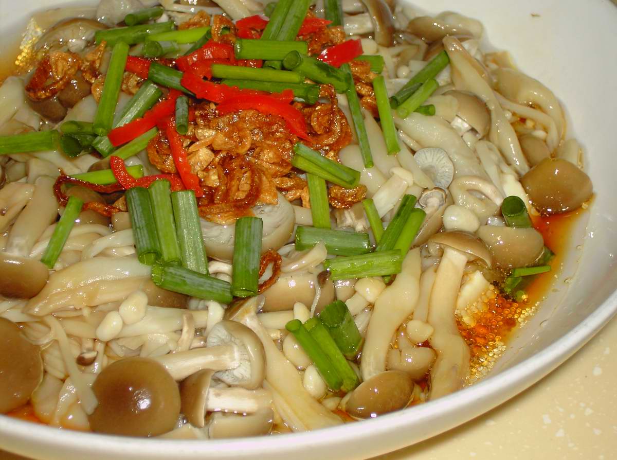 Blessed Homemaker Steamed Tofu with Enoki and Beech Mushrooms